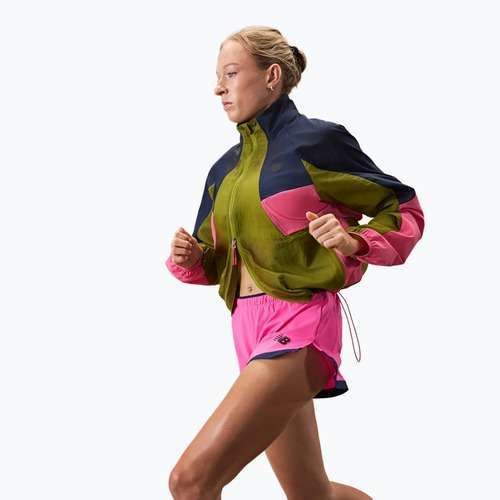 Pantaloni scurți de alergare pentru femei New Balance Run Essentials 3" pink heat