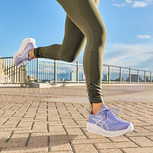 Încălțăminte de alergare pentru femei ASICS Gel-Cumulus 28 morganite/pearl pink