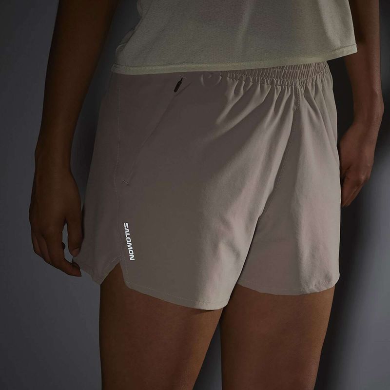 Pantaloni scurți de alergare pentru femei Salomon SHAKEout Core 4" etherea 5