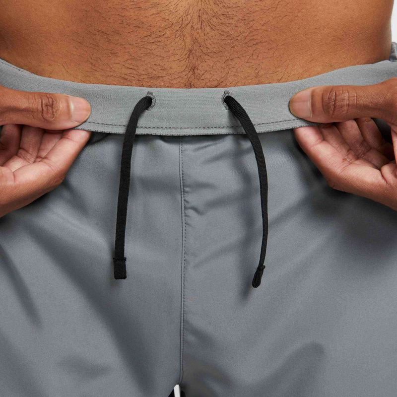 Pantaloni scurți pentru bărbați Nike Dri-Fit Challenger 7" Brief-Lined smoke grey/smoke grey/black 7