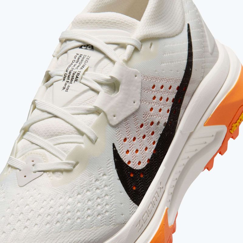 Încălțăminte de alergare pentru femei Nike ACG Zegama summit white/phantom/safety orange/black 10