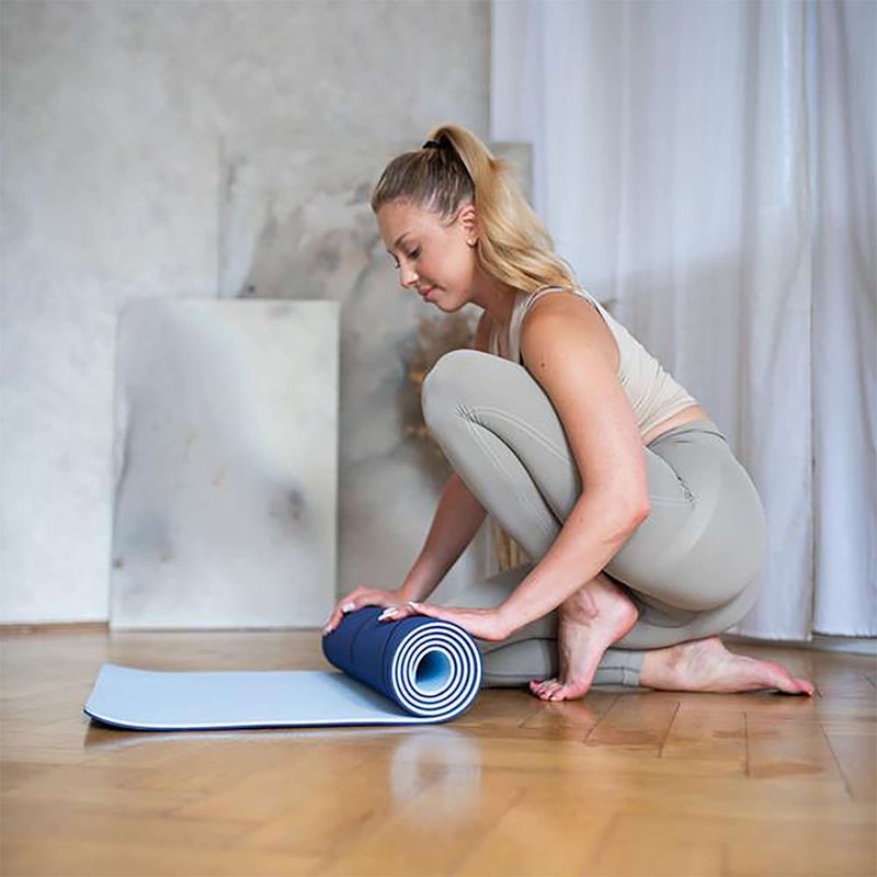 Yoga mat HMS YM10 8 mm albastru închis 12